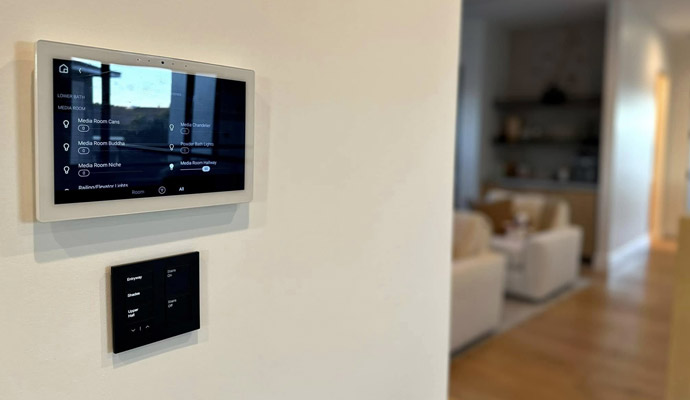 Wall mounted smart home automation touch screen and keypad