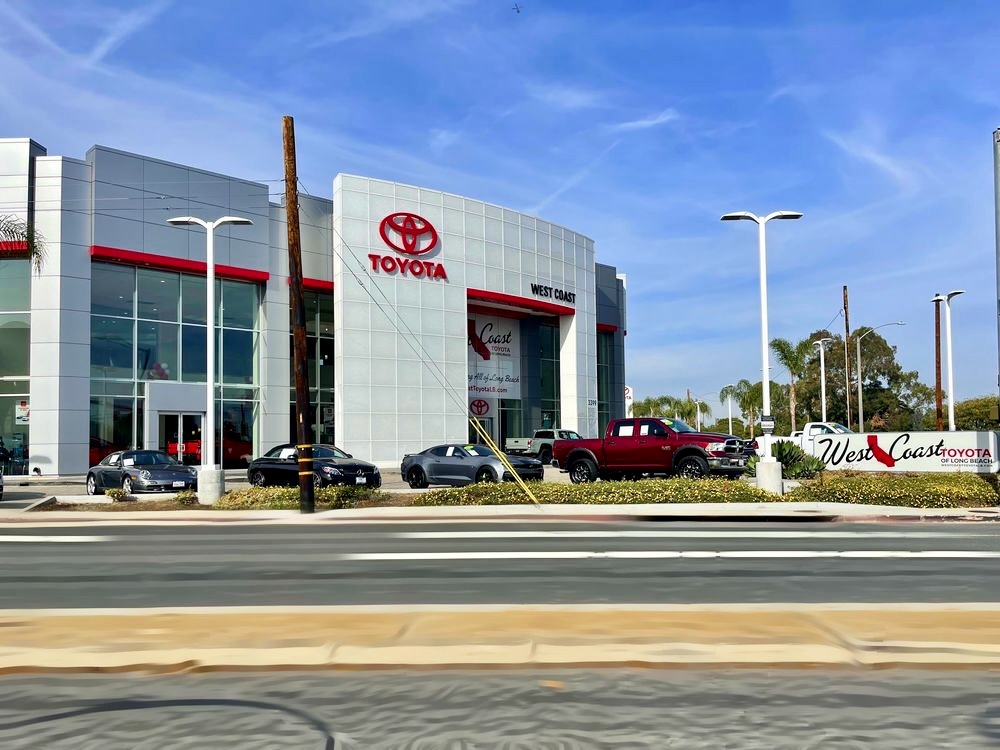 Commercial: Toyota Dealership