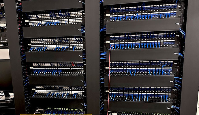 Network configuration for seamless WiFi access