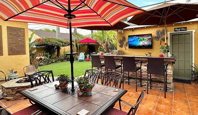 Outdoor projection system